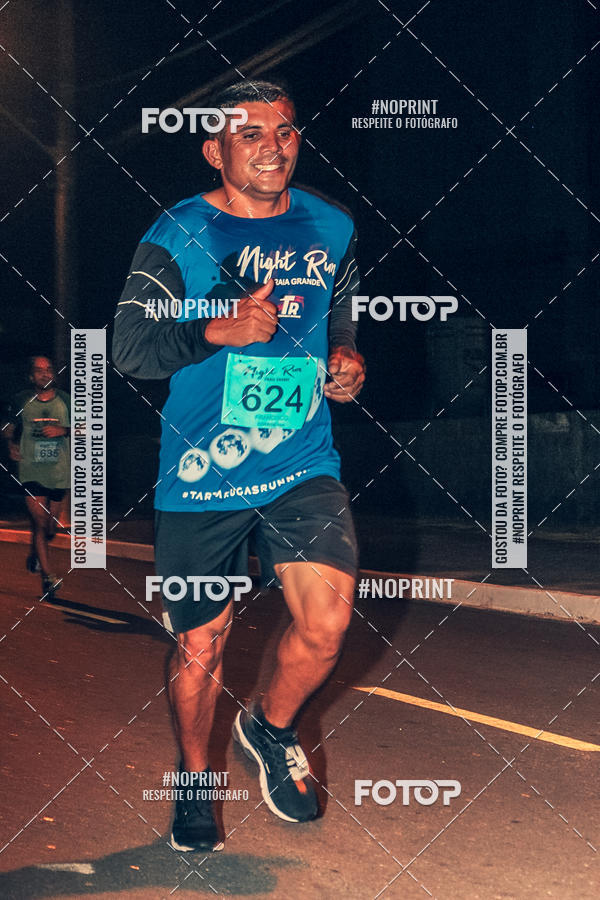 Buy your photos of the eventNight Run 5K 10K Praia Grande on Fotop