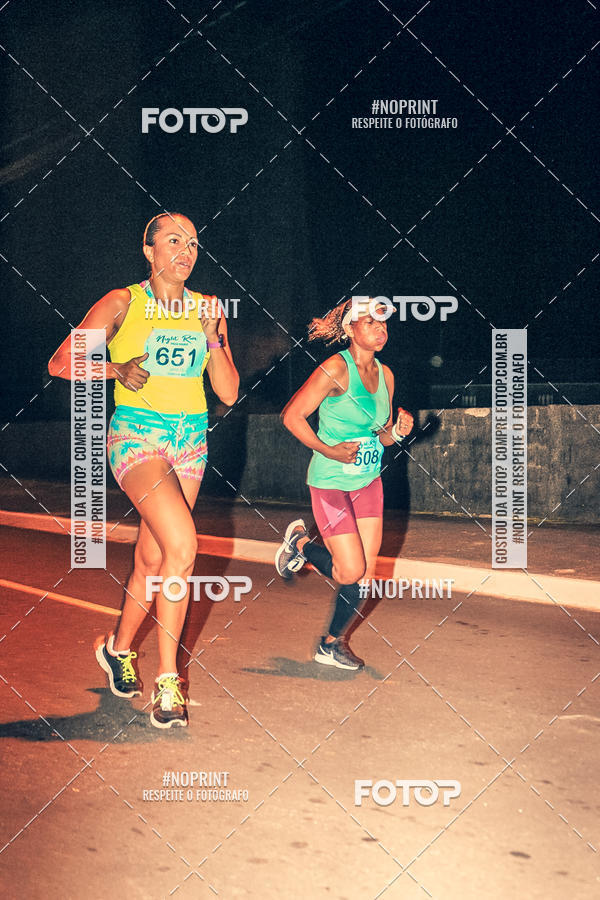 Buy your photos of the eventNight Run 5K 10K Praia Grande on Fotop