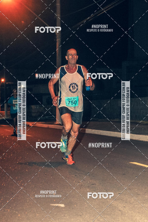 Buy your photos of the eventNight Run 5K 10K Praia Grande on Fotop