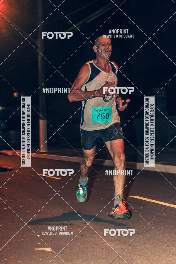 Buy your photos of the eventNight Run 5K 10K Praia Grande on Fotop
