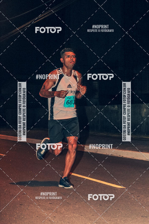 Buy your photos of the eventNight Run 5K 10K Praia Grande on Fotop