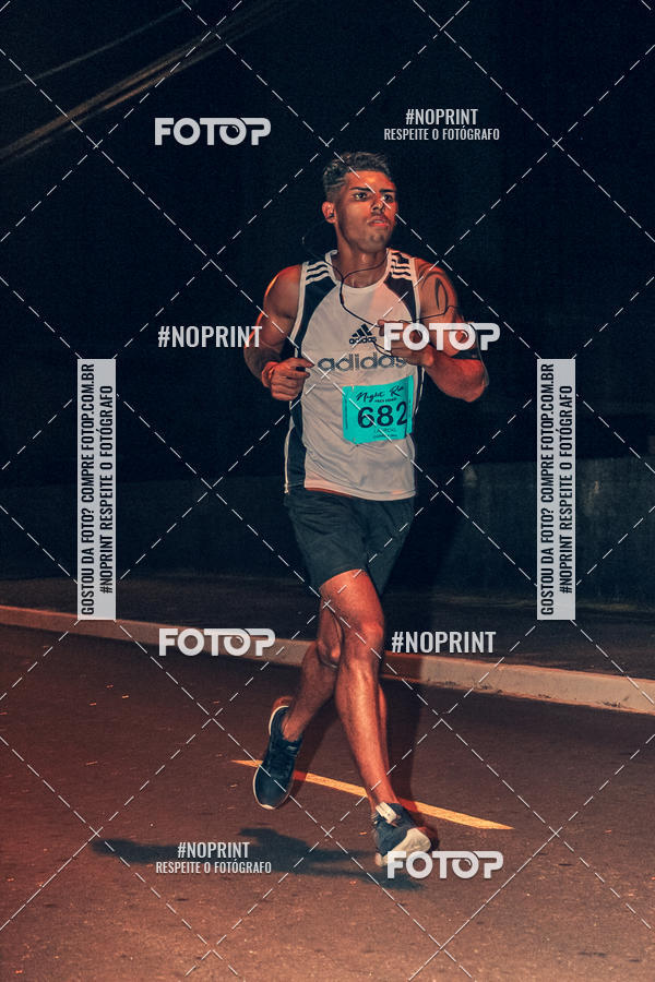 Buy your photos of the eventNight Run 5K 10K Praia Grande on Fotop