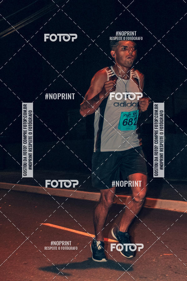 Buy your photos of the eventNight Run 5K 10K Praia Grande on Fotop