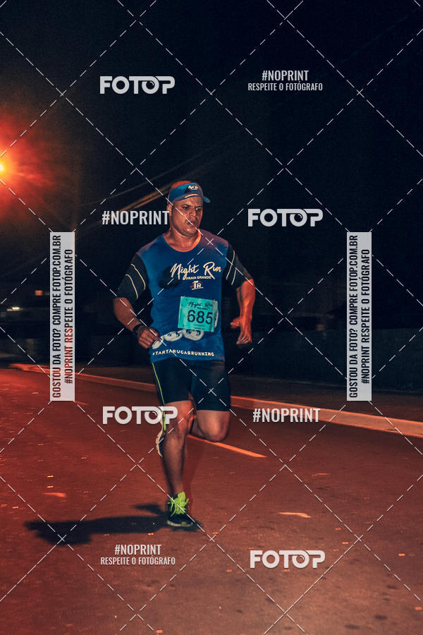 Buy your photos of the eventNight Run 5K 10K Praia Grande on Fotop