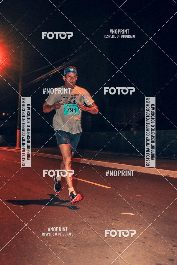 Buy your photos of the eventNight Run 5K 10K Praia Grande on Fotop