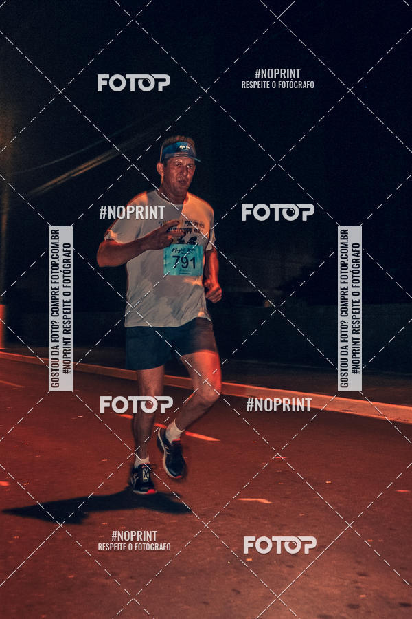 Buy your photos of the eventNight Run 5K 10K Praia Grande on Fotop