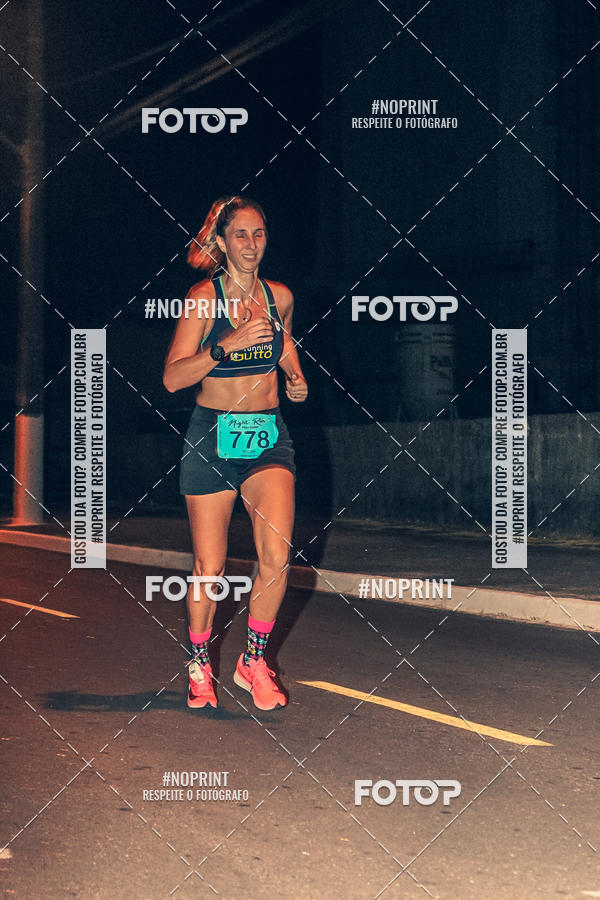 Buy your photos of the eventNight Run 5K 10K Praia Grande on Fotop
