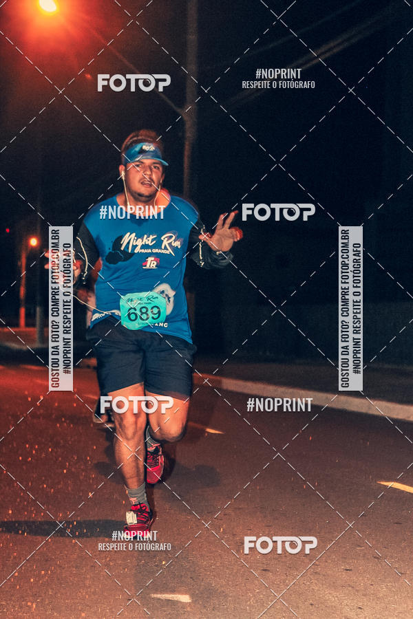 Buy your photos of the eventNight Run 5K 10K Praia Grande on Fotop