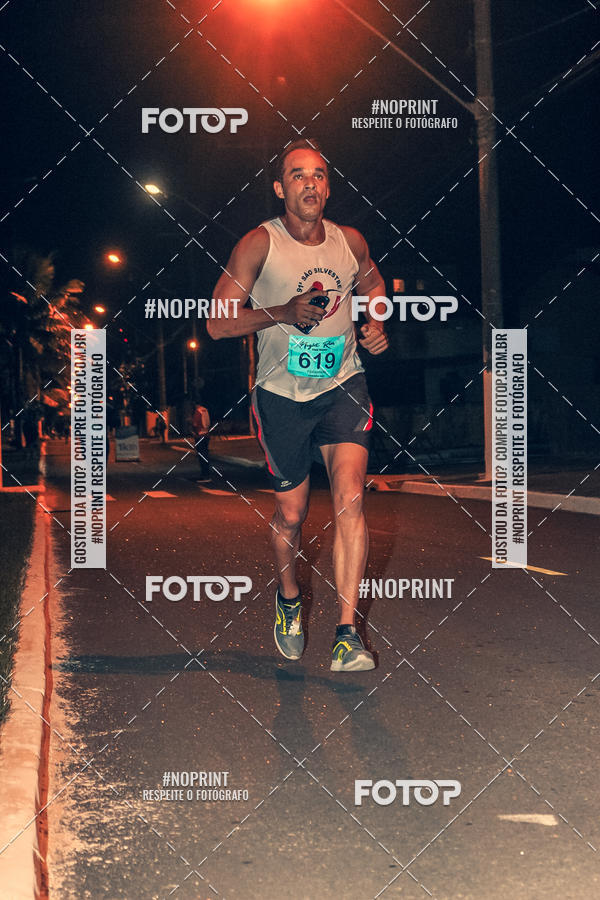 Buy your photos of the eventNight Run 5K 10K Praia Grande on Fotop