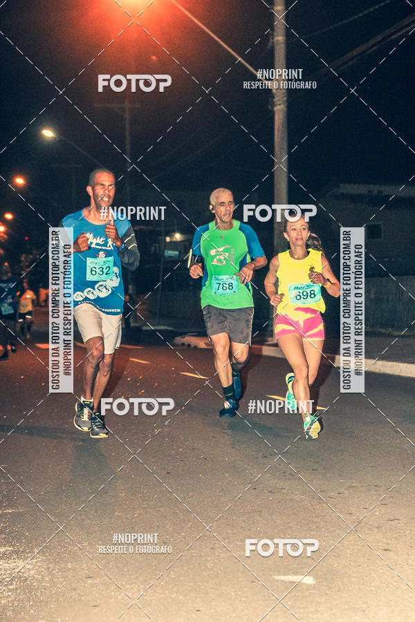 Buy your photos of the eventNight Run 5K 10K Praia Grande on Fotop