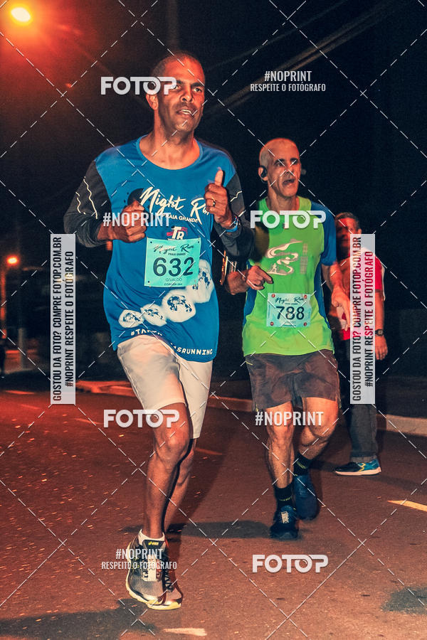 Buy your photos of the eventNight Run 5K 10K Praia Grande on Fotop