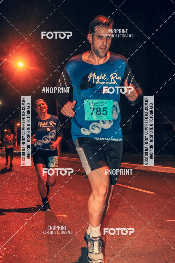 Buy your photos of the eventNight Run 5K 10K Praia Grande on Fotop