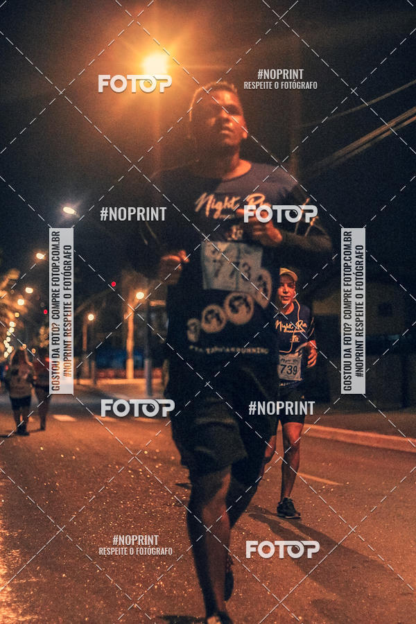 Buy your photos of the eventNight Run 5K 10K Praia Grande on Fotop