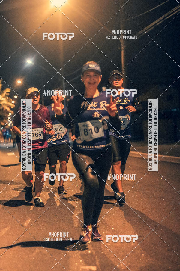 Buy your photos of the eventNight Run 5K 10K Praia Grande on Fotop