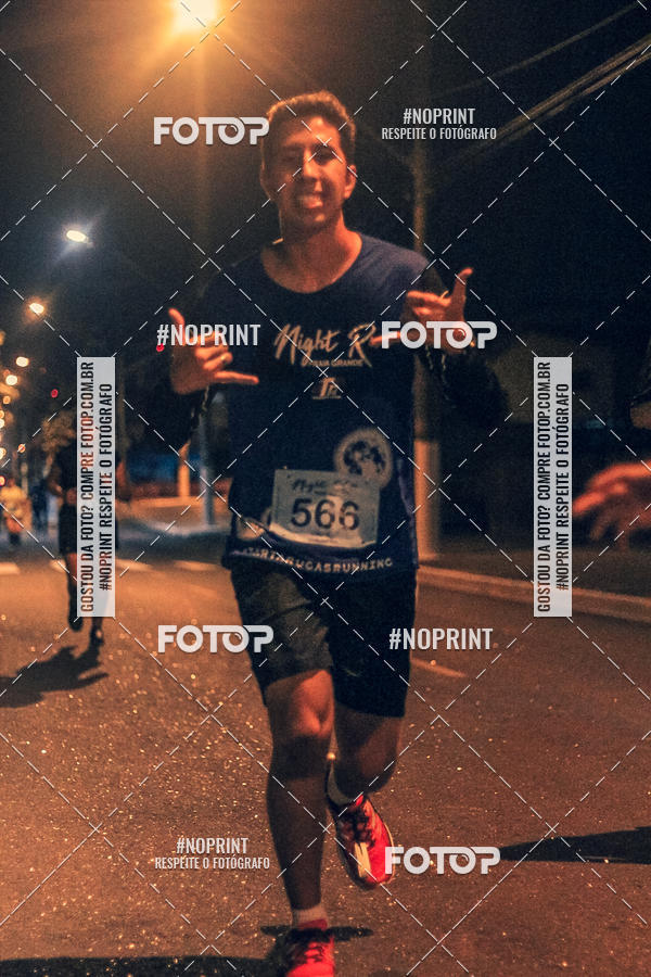 Buy your photos of the eventNight Run 5K 10K Praia Grande on Fotop