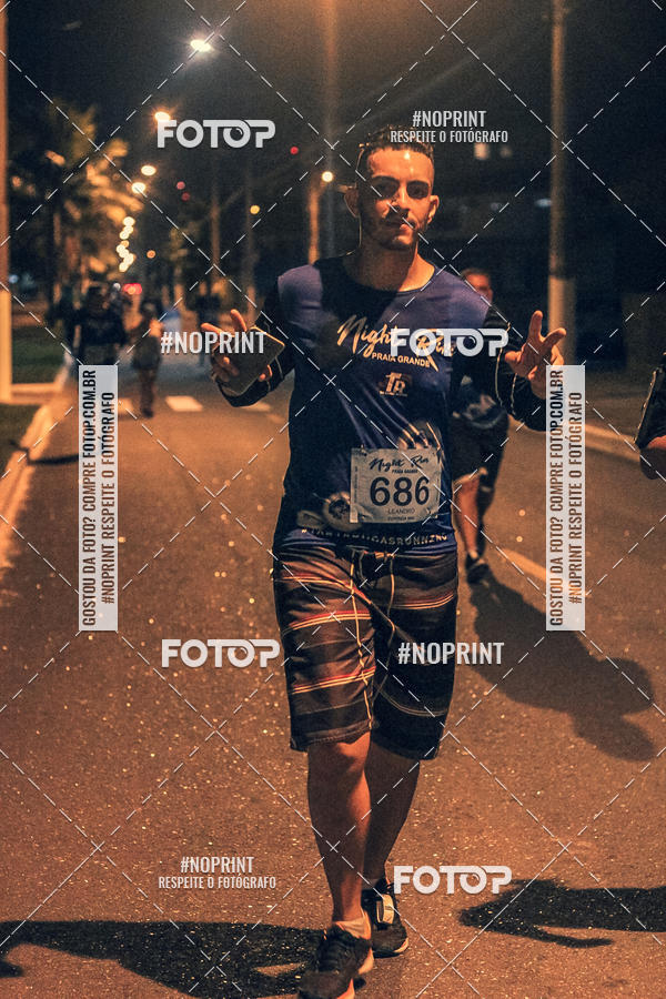 Buy your photos of the eventNight Run 5K 10K Praia Grande on Fotop