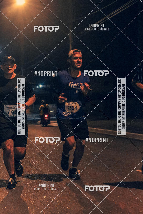 Buy your photos of the eventNight Run 5K 10K Praia Grande on Fotop