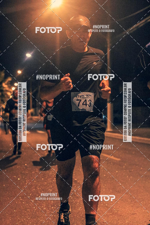 Buy your photos of the eventNight Run 5K 10K Praia Grande on Fotop