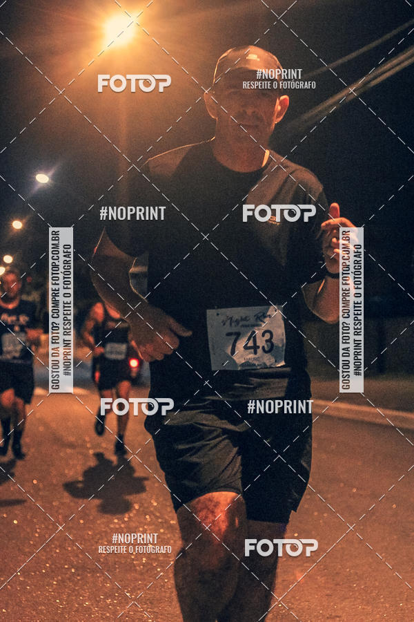 Buy your photos of the eventNight Run 5K 10K Praia Grande on Fotop