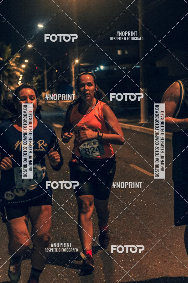 Buy your photos of the eventNight Run 5K 10K Praia Grande on Fotop