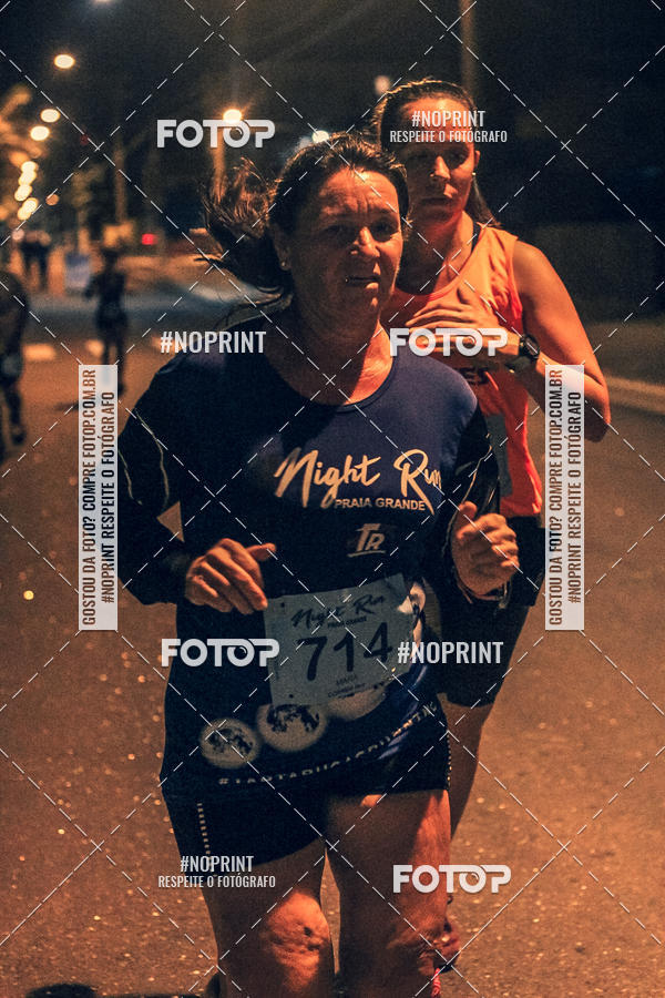 Buy your photos of the eventNight Run 5K 10K Praia Grande on Fotop