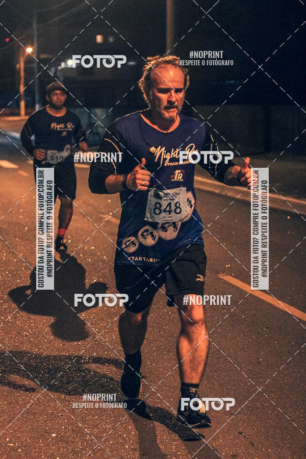 Buy your photos of the eventNight Run 5K 10K Praia Grande on Fotop