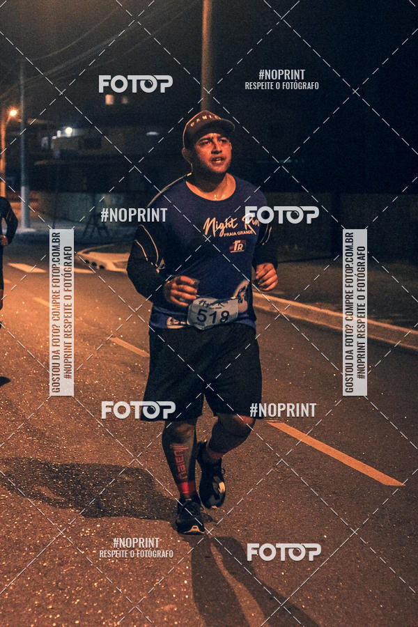 Buy your photos of the eventNight Run 5K 10K Praia Grande on Fotop