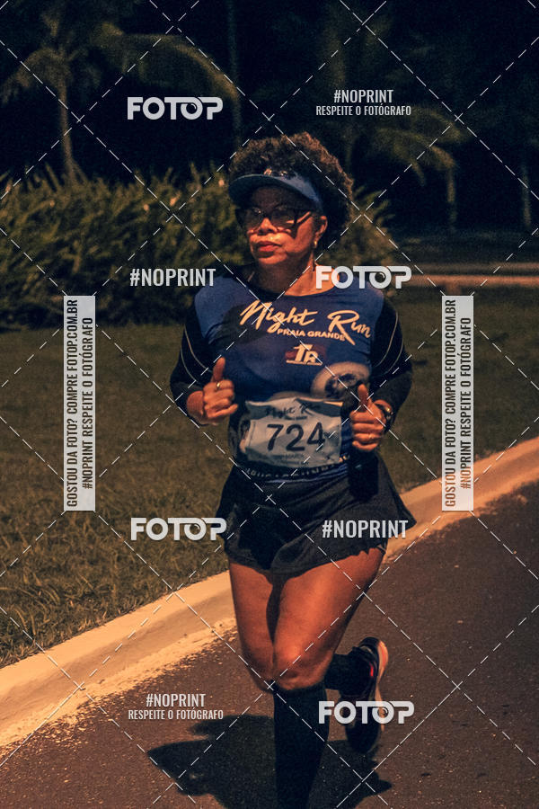 Buy your photos of the eventNight Run 5K 10K Praia Grande on Fotop