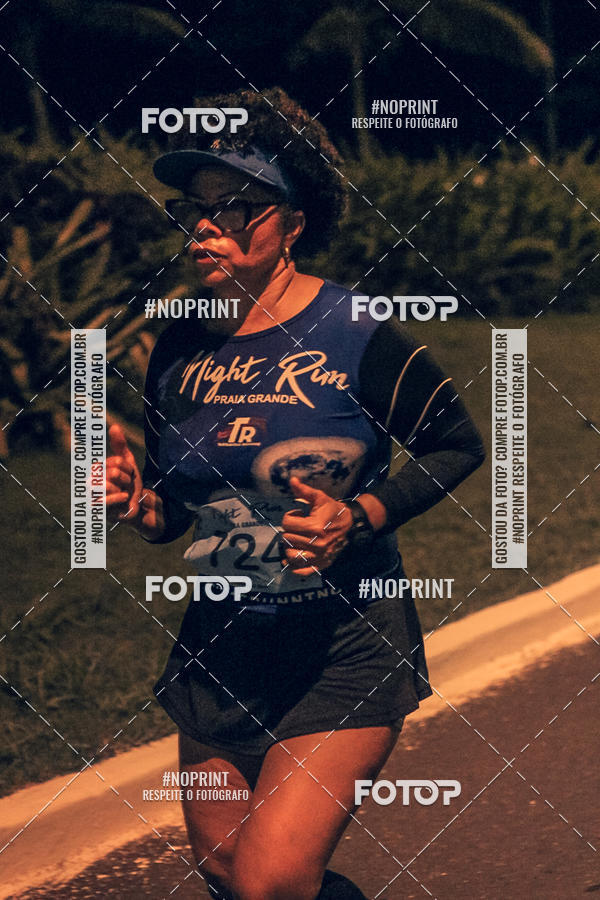 Buy your photos of the eventNight Run 5K 10K Praia Grande on Fotop