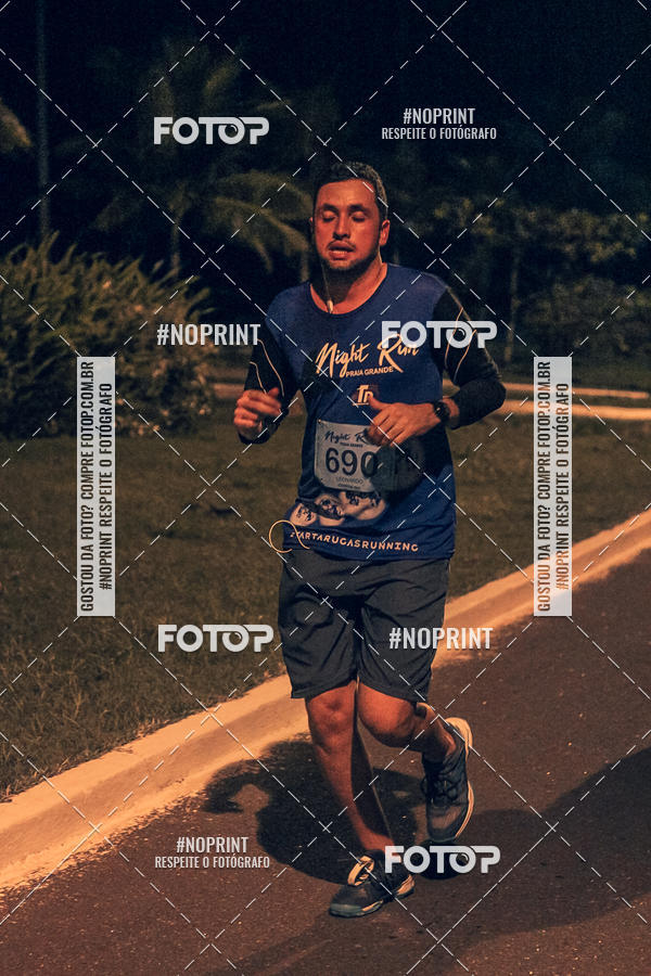 Buy your photos of the eventNight Run 5K 10K Praia Grande on Fotop