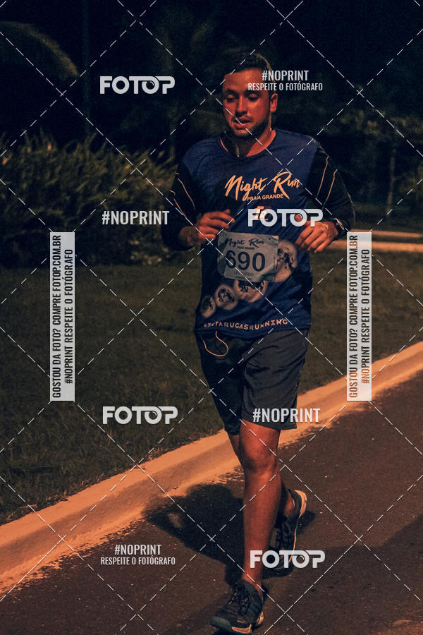 Buy your photos of the eventNight Run 5K 10K Praia Grande on Fotop