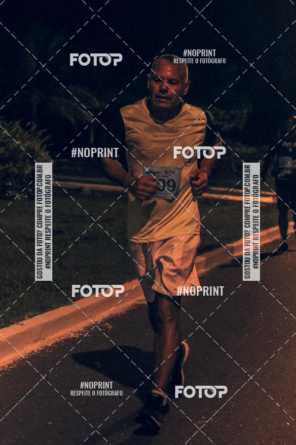 Buy your photos of the eventNight Run 5K 10K Praia Grande on Fotop