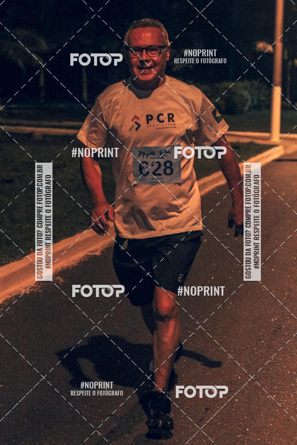 Buy your photos of the eventNight Run 5K 10K Praia Grande on Fotop