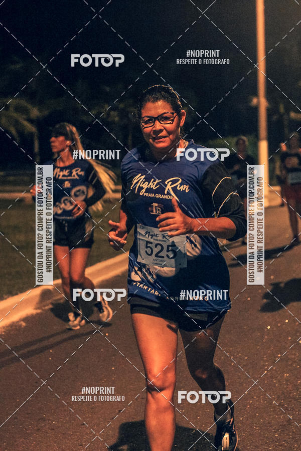 Buy your photos of the eventNight Run 5K 10K Praia Grande on Fotop