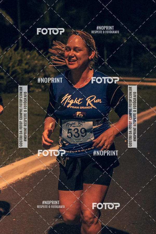 Buy your photos of the eventNight Run 5K 10K Praia Grande on Fotop