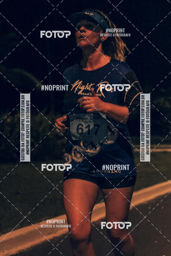 Buy your photos of the eventNight Run 5K 10K Praia Grande on Fotop