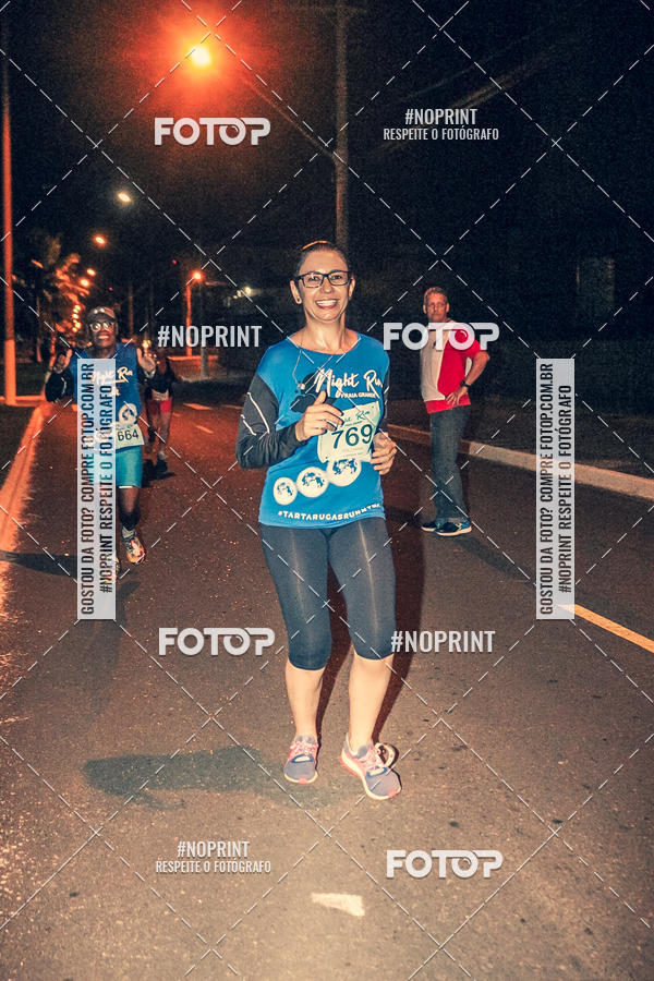 Buy your photos of the eventNight Run 5K 10K Praia Grande on Fotop