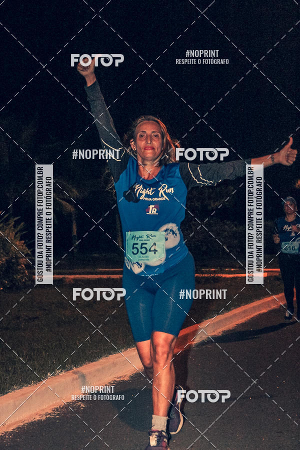 Buy your photos of the eventNight Run 5K 10K Praia Grande on Fotop