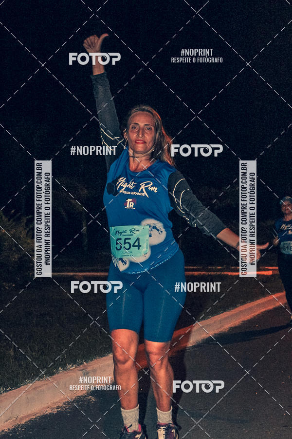 Buy your photos of the eventNight Run 5K 10K Praia Grande on Fotop