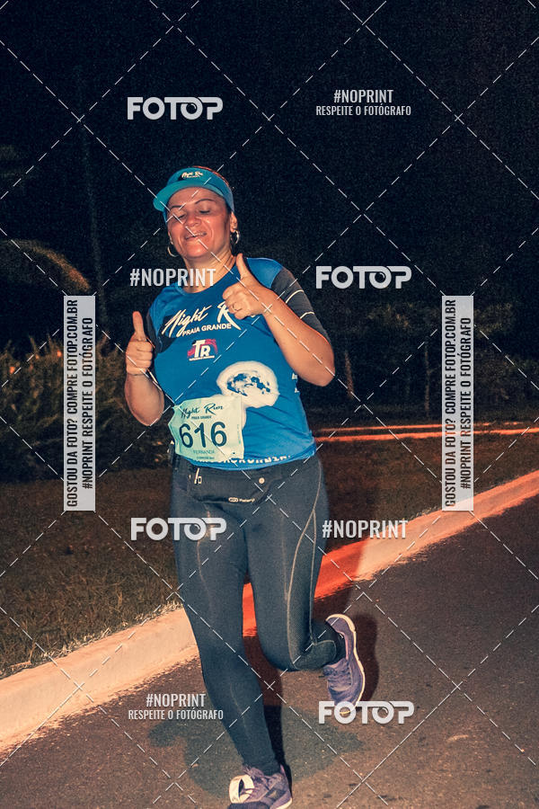 Buy your photos of the eventNight Run 5K 10K Praia Grande on Fotop