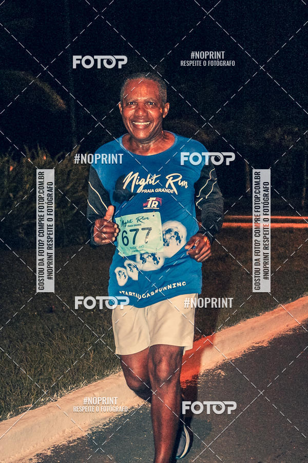 Buy your photos of the eventNight Run 5K 10K Praia Grande on Fotop