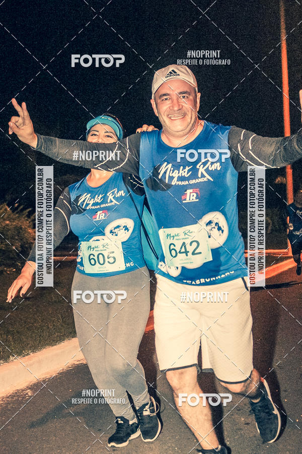 Buy your photos of the eventNight Run 5K 10K Praia Grande on Fotop