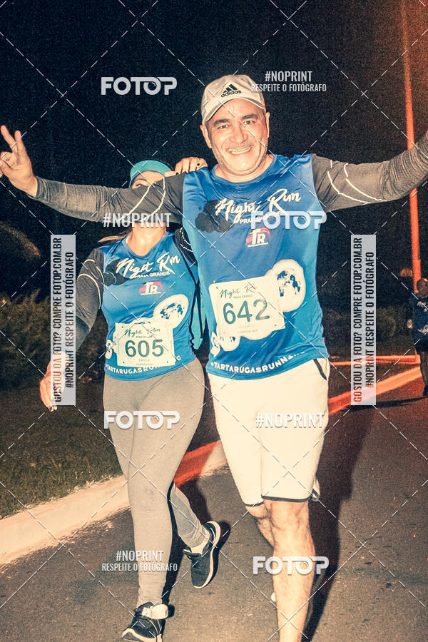 Buy your photos of the eventNight Run 5K 10K Praia Grande on Fotop