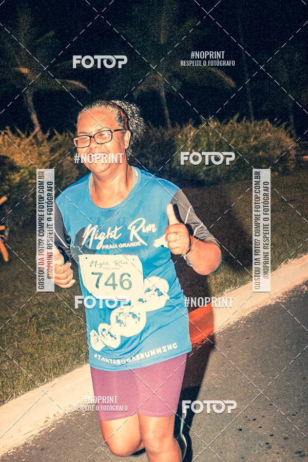 Buy your photos of the eventNight Run 5K 10K Praia Grande on Fotop