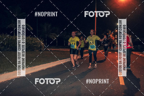Buy your photos of the eventNight Run 5K 10K Praia Grande on Fotop