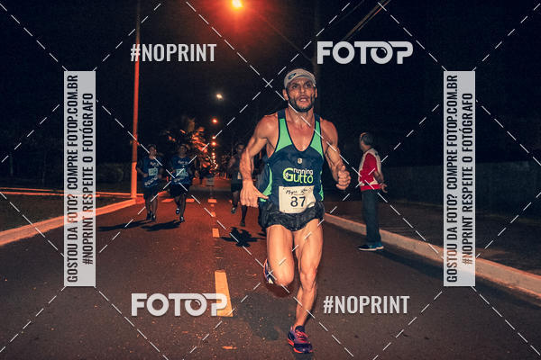 Buy your photos of the eventNight Run 5K 10K Praia Grande on Fotop