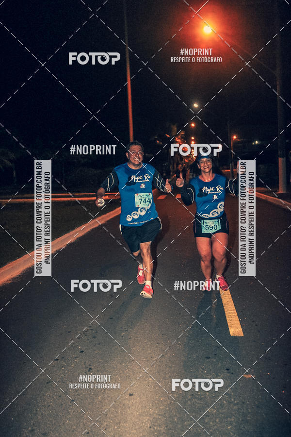 Buy your photos of the eventNight Run 5K 10K Praia Grande on Fotop