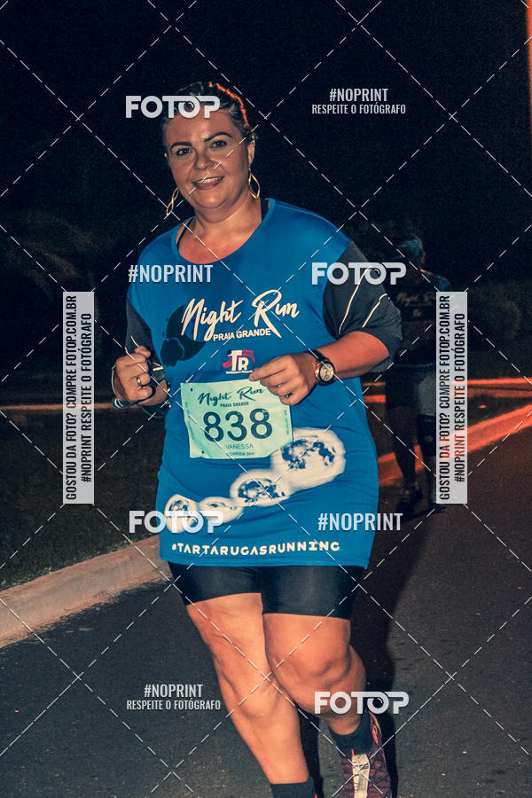 Buy your photos of the eventNight Run 5K 10K Praia Grande on Fotop