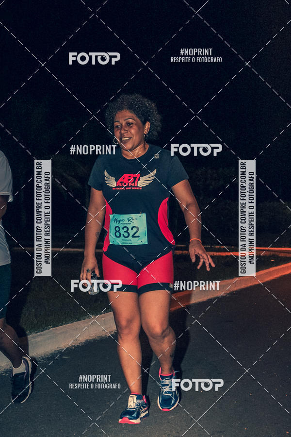 Buy your photos of the eventNight Run 5K 10K Praia Grande on Fotop