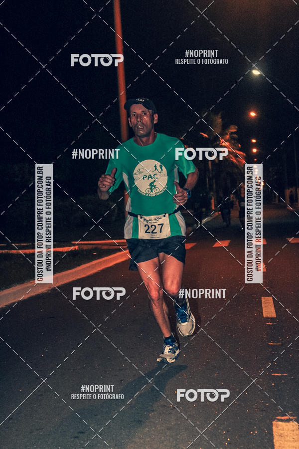 Buy your photos of the eventNight Run 5K 10K Praia Grande on Fotop
